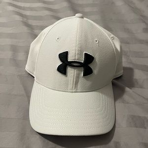 Under Armor ball cap, L/XL, 100% polyester, like new condition.